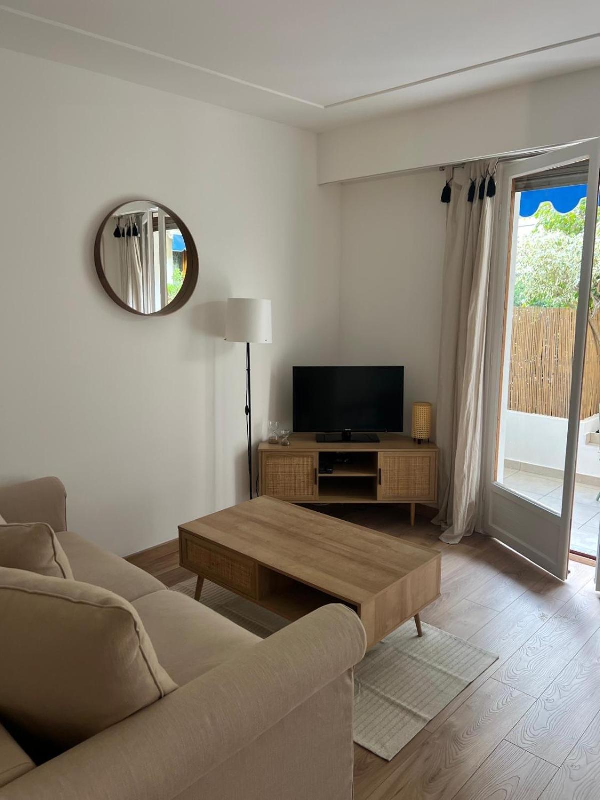 Jolie Studio En Centre-Ville Beaulieu-sur-Mer Esterno foto